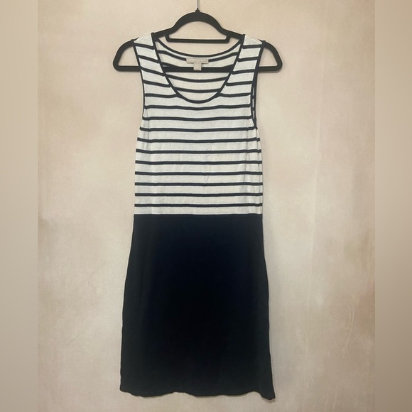 Banana Republic LIKE NEW lightweight stripe knit sleeveless sweater dress S - Picture 2 of 4